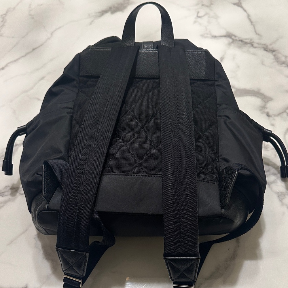 Burberry Charcoal Nylon Baby Backpack+changing mat. Original box & dust cover.⭐️ - Picture 4 of 11